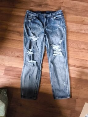 Judy Blue Ripped Boyfriend Jeans in Light Blue Wash